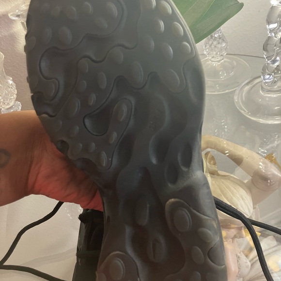 Nike Presto Black Sneakers - Picture 4 of 7